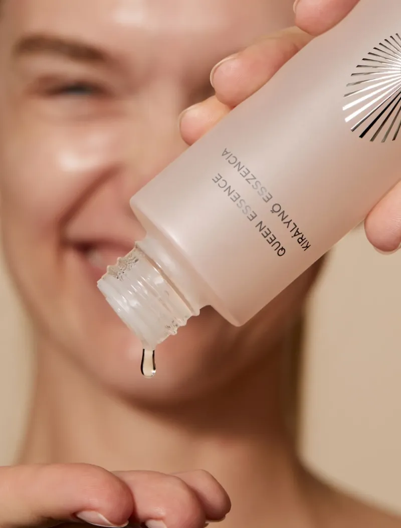 omorovicza_queen_essence__2.webp Omorovicza Queen Essence | MECCA Best