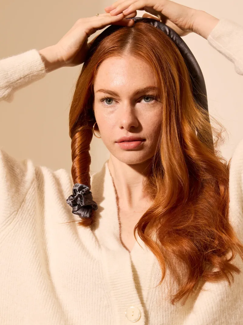 oribe_hair_alchemy_heatle_6.webp Oribe Hair Alchemy Heatless styling Balm | MECCA Clearance