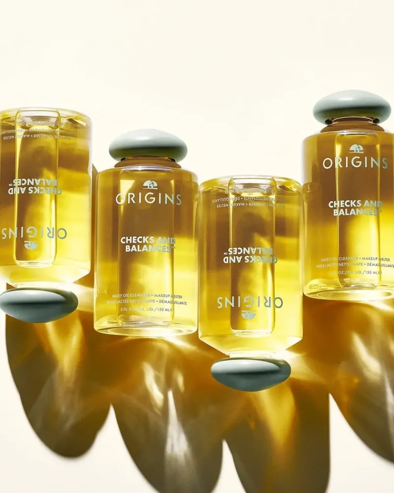 origins_checks_and_balanc_5.webp Origins Checks and Balances Milky Oil Cleanser and Makeup Melter | MECCA Fashion