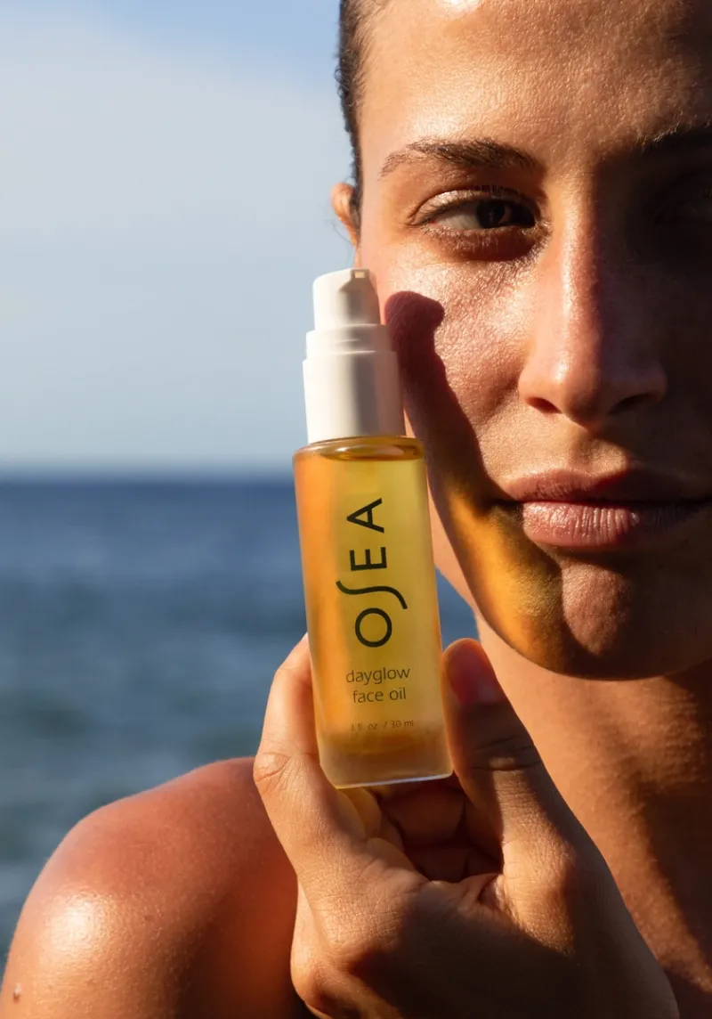 osea_dayglow_face_oil__me_1.webp OSEA Dayglow Face Oil™ | MECCA Fashion