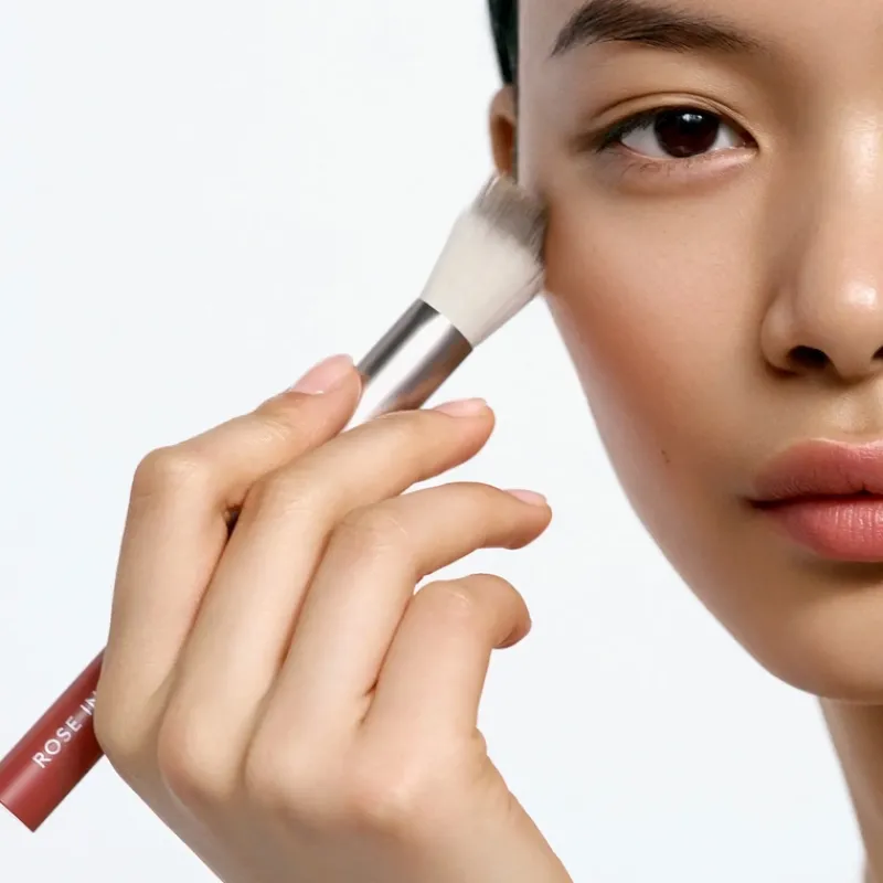 rose_inc_number__highligh_2.webp Rose Inc Number 6 Highlighter Brush | MECCA New