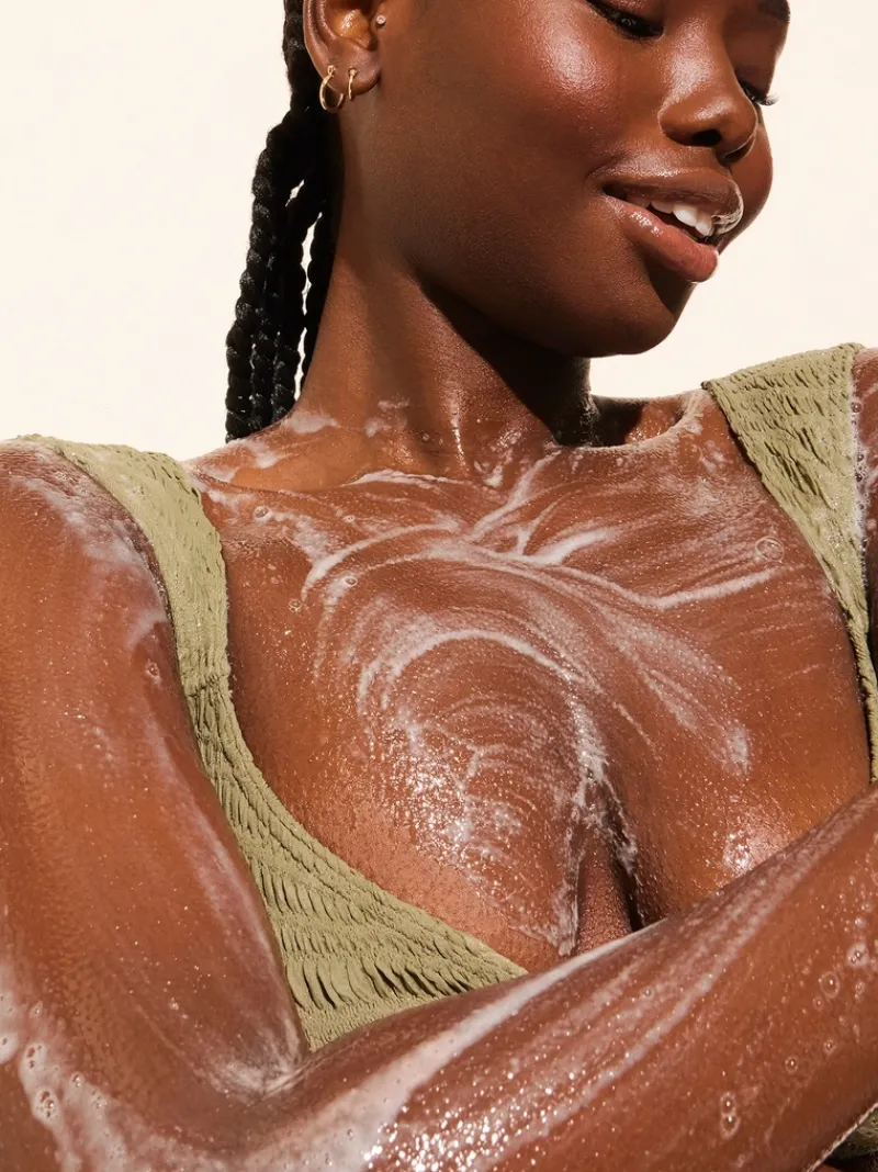 sol_de_janeiro_delcia_dre_4.webp Sol de Janeiro Delícia Drench™ Shower Oil | MECCA Online